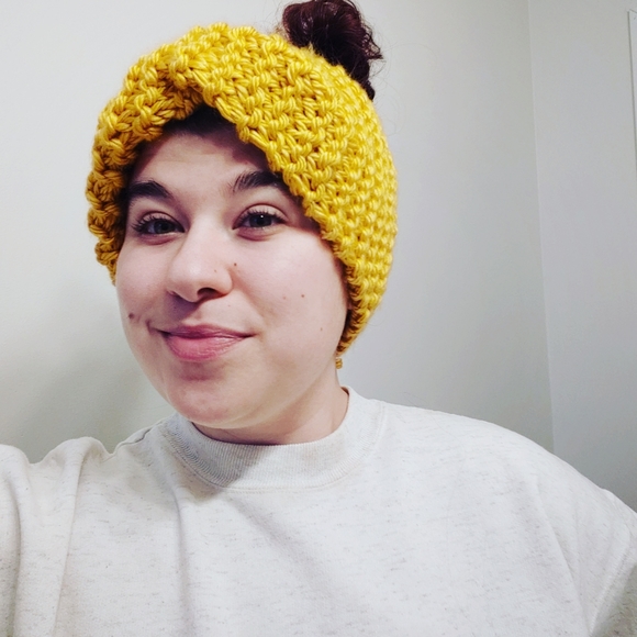 Meet your Posher, Simone - Picture 2 of 3